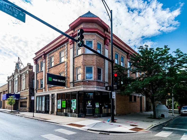 5749 W Chicago Ave — Photo 12