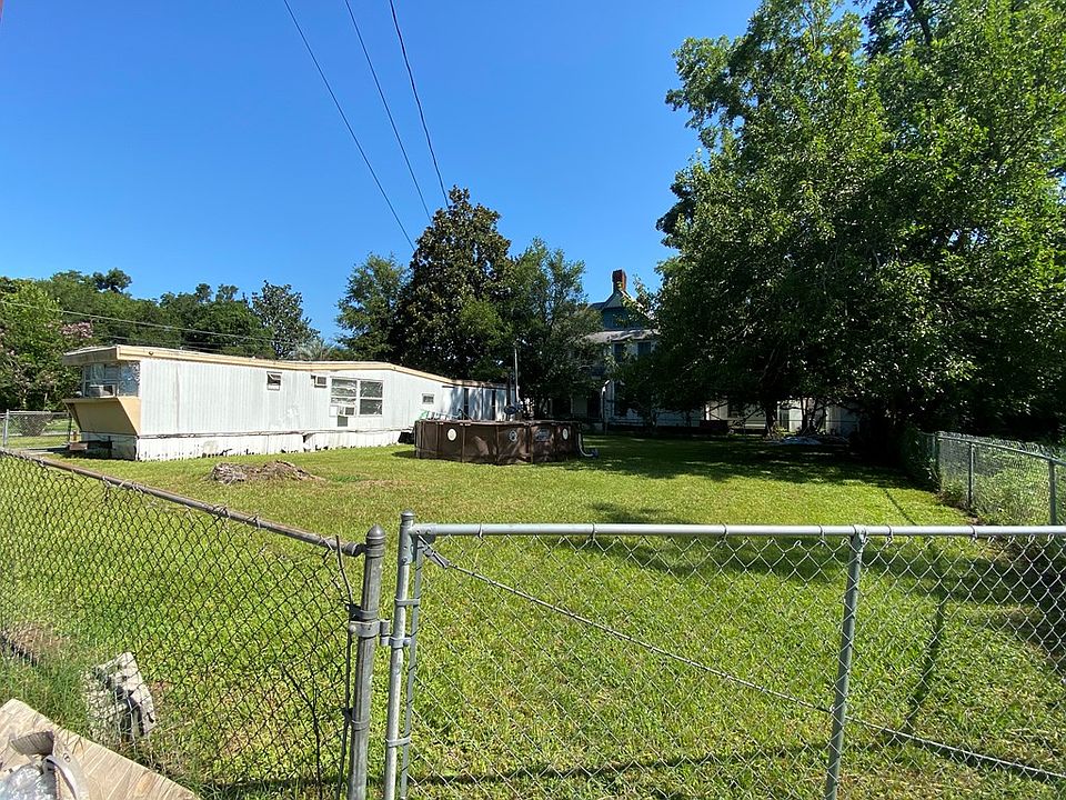 2nd image of 409 Gilmore St