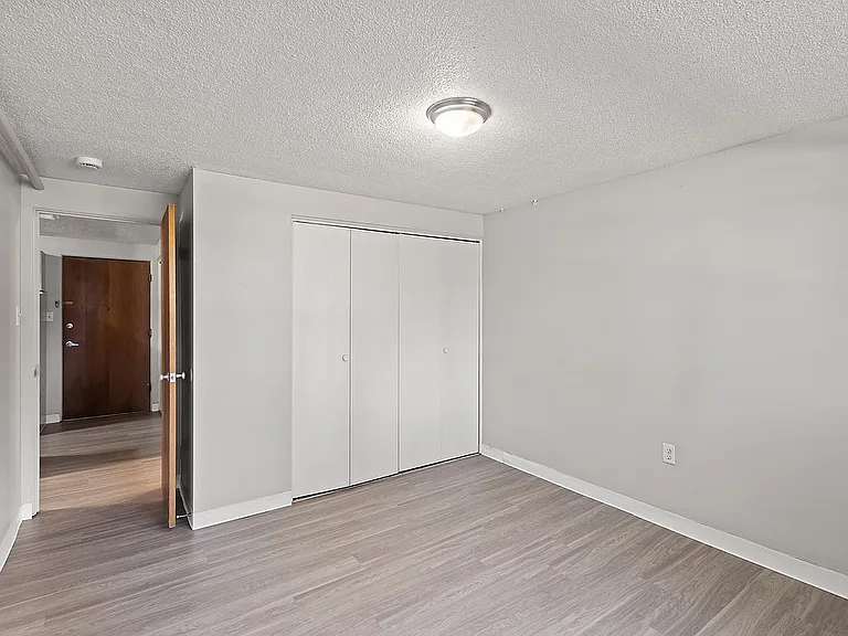 Kent Apartments — Photo 71