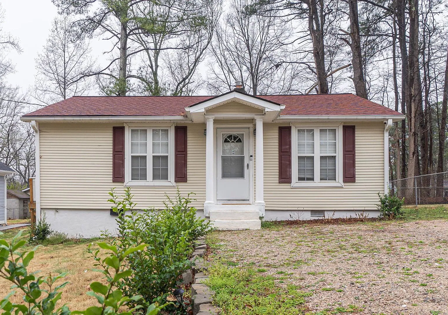 4 bed, 2.0 bath, 1449 sqft, $3,000 — Photo 1