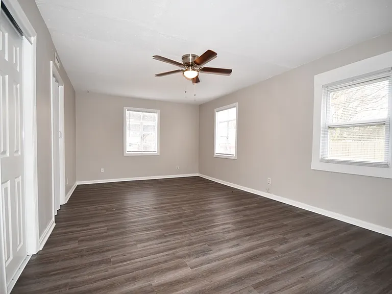 716 Henderson Ave — Photo 4