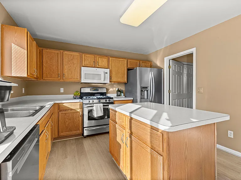7164 Richmond Dr — Photo 16