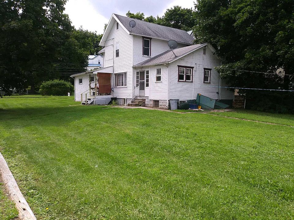 2nd image of 235 Maple Ave APT A