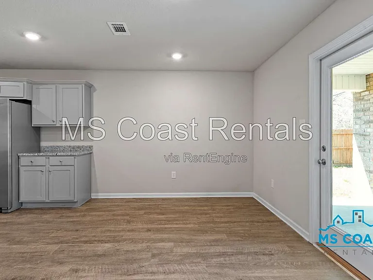 15236 Cypress Way — Photo 12