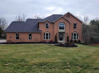 2049 Treetop Ln, Hebron, KY 41048