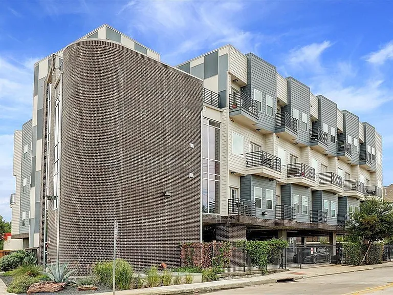1011 Studemont St #101 — Photo 16
