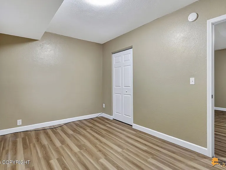 2905 Turnagain St — Photo 4