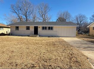 599 Lawndale Dr, Springdale, AR 72764