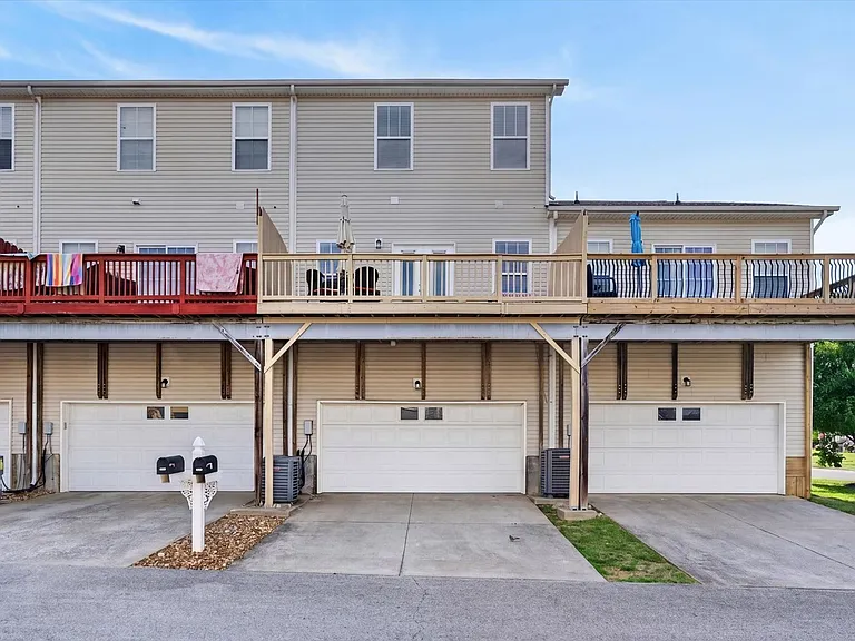 142 Turn Row Dr — Photo 40