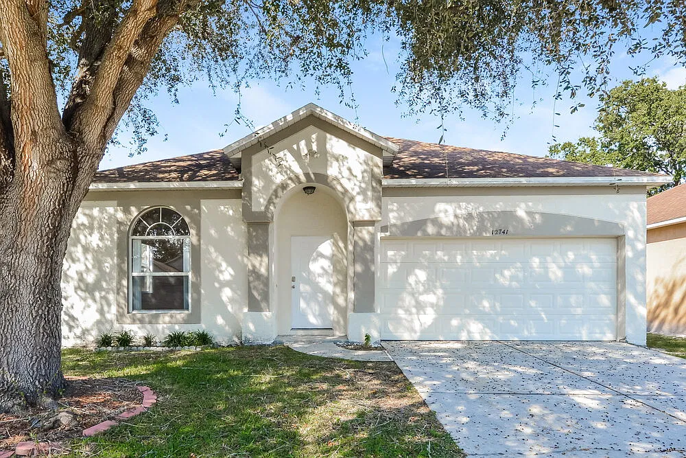 3 bed, 2.0 bath, 1511 sqft, $3,000 — Photo 1