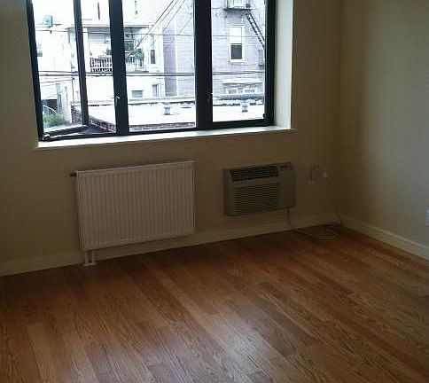 2nd image of 45 McGuinness Blvd APT 4f