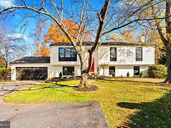 3rd image of 620 Poplarwood Pl