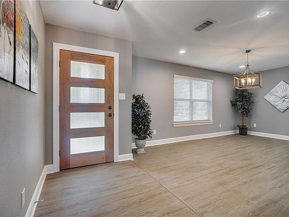5th image of 7637 La Bolsa Dr