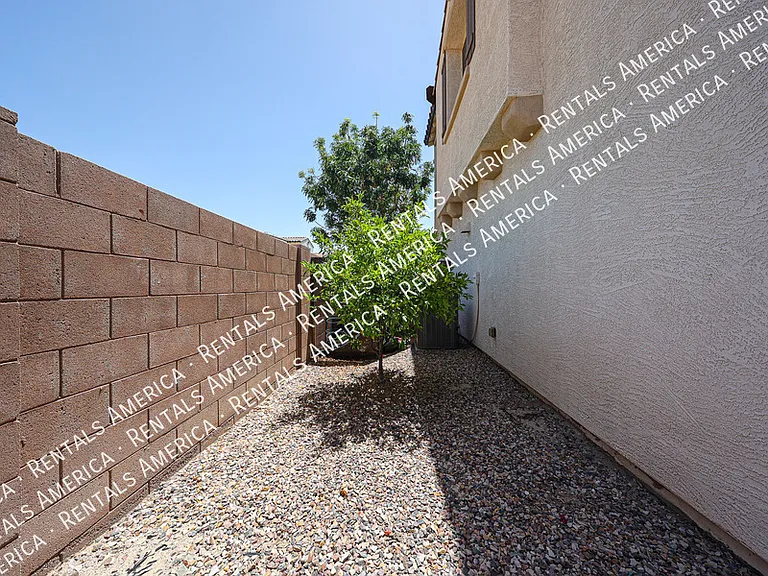 1930 S Sycamore Pl — Photo 41