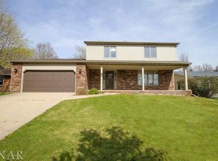 45 Kenfield Cir, Bloomington, IL 61704