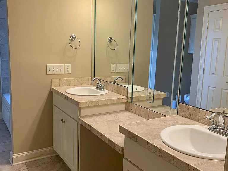 139 Harvey Cir — Photo 4