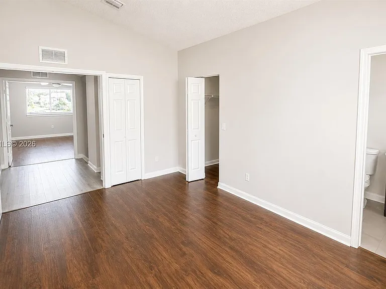 2202 SE 23rd Ter #2202 — Photo 4