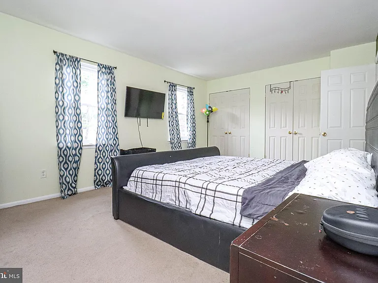 2426 Vineyard Ln — Photo 18