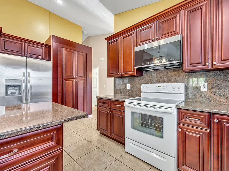 3136 Crystal Creek Blvd — Photo 15