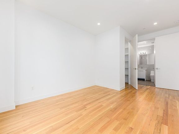 4th image of 625 E 18th St #4