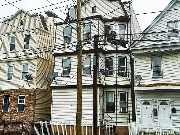 637 S Park St #B — Photo 7