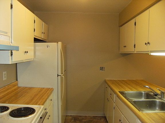 3rd image of 344 Wallace St APT B1