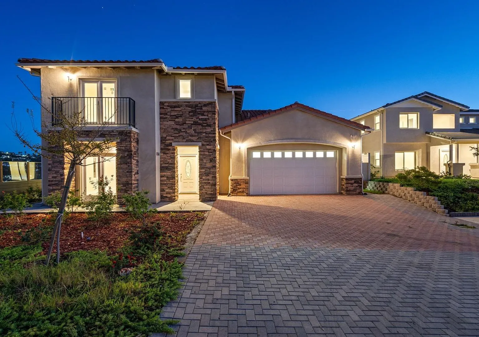 5 Bedroom house with view — Photo 1