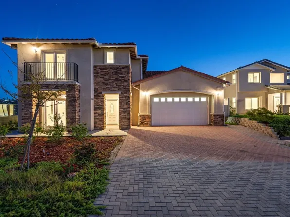 8561 Grove Hill Ct, Lemon Grove, CA 91945