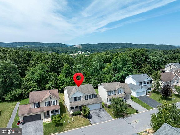 2nd image of 156 Whisper Ridge Dr