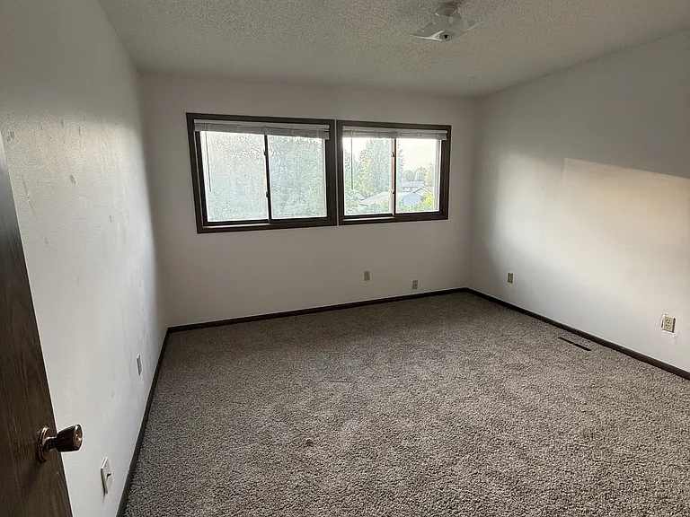 3915 Southlawn Rd #3915 — Photo 8