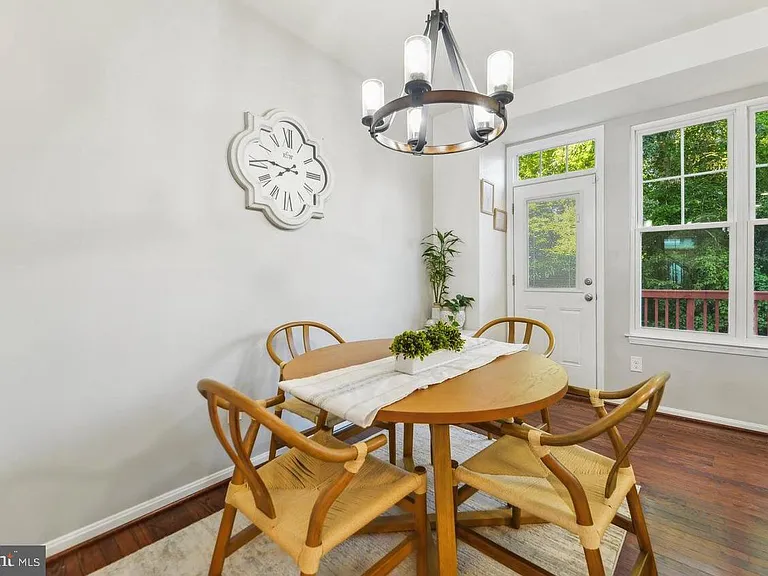 3942 Hartlake St — Photo 9