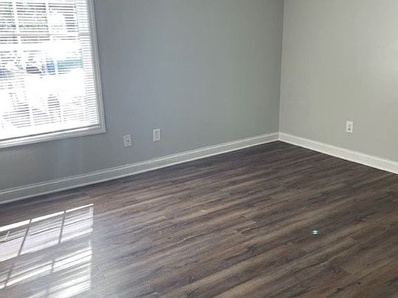 5th image of 720 Robb Ave #H