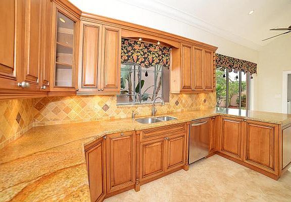 Home For Sale In Deer Creek