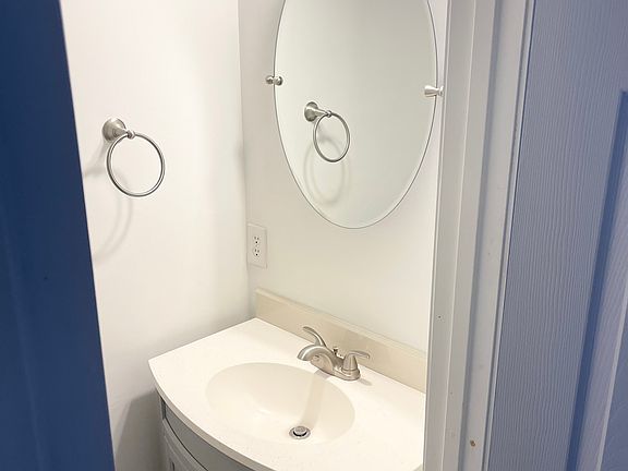 4th image of 902 Darling Ave APT 1