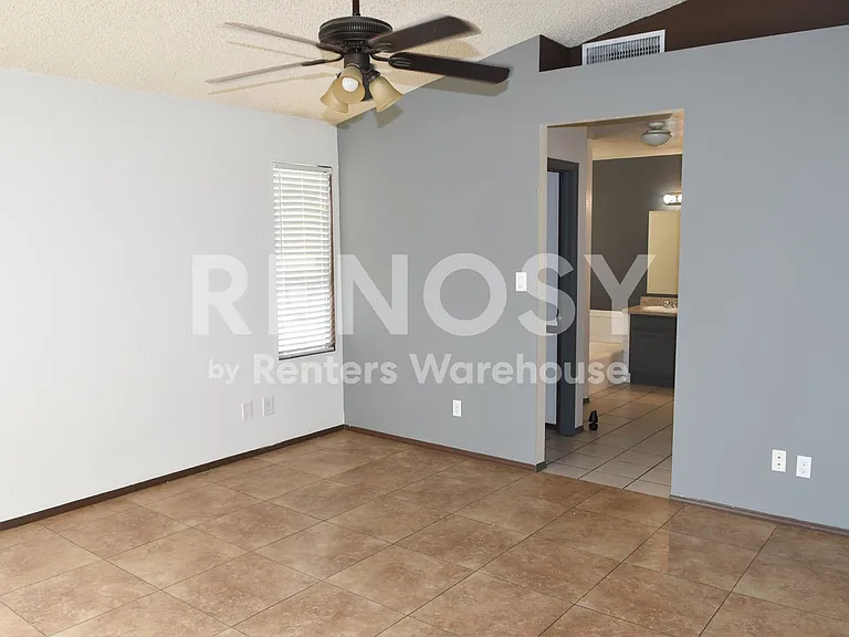 3049 E Siesta Ln — Photo 13
