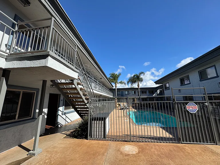 1450 Iris Ave #11 — Photo 11