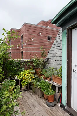 Rented by Compass | media 64