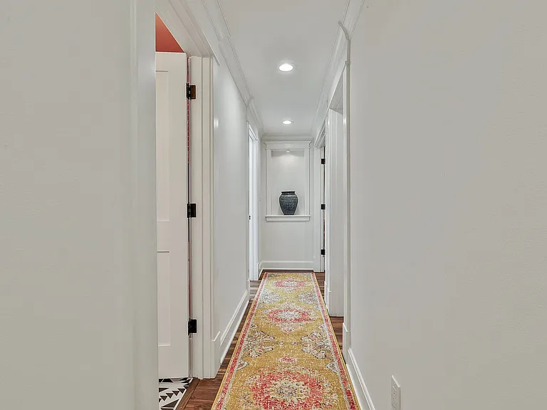 410 Thornton Lane — Photo 16