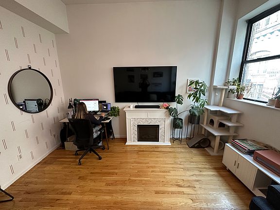 2nd image of 124 Allen St #3A