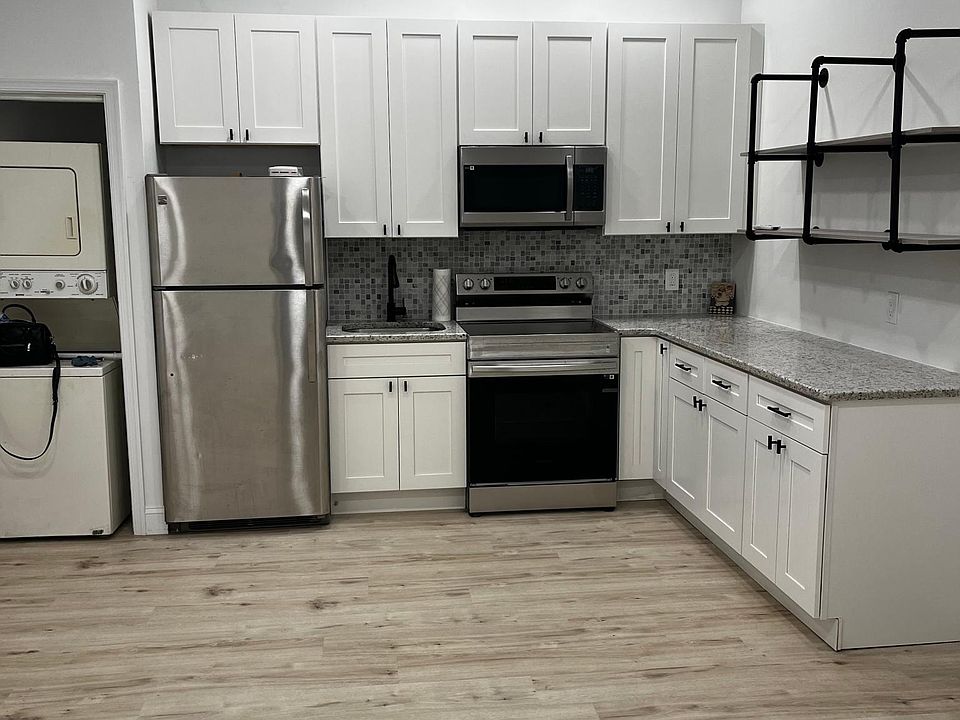 1st image of 3134 Richmond St #1M