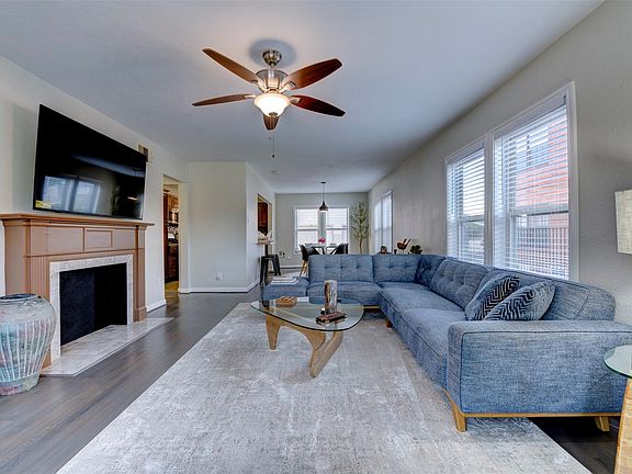 3rd image of 3328 Blodgett St #A