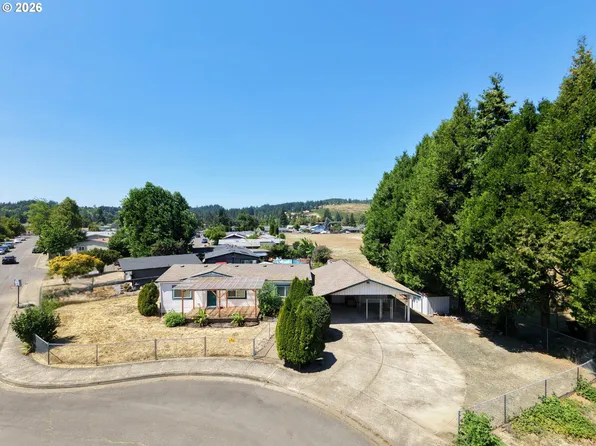 1740 Pritchett Pl, Cottage Grove, OR 97424