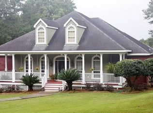 2565 Scenic Lake Dr, Semmes, AL 36575