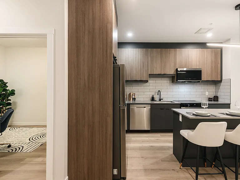 736 8th Ave SW — Photo 72