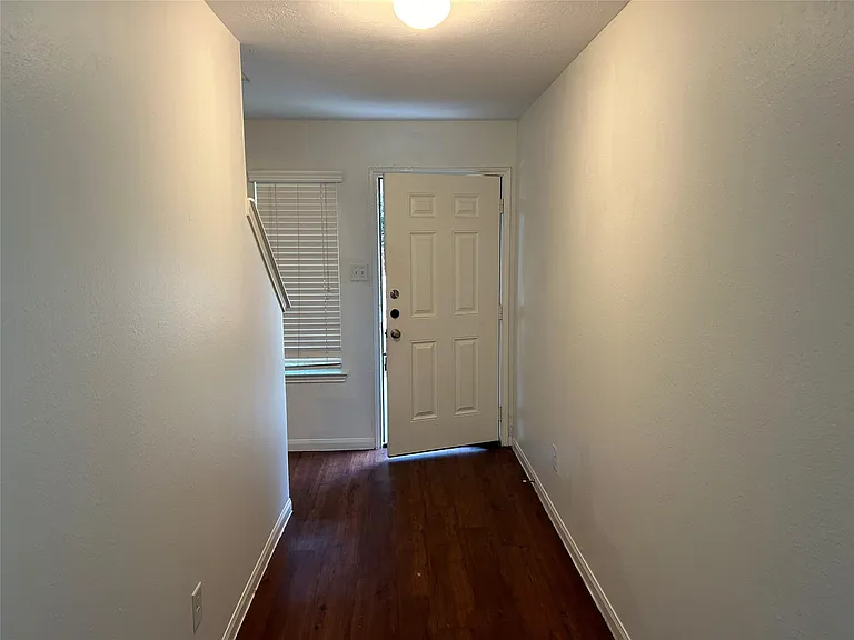 21511 Donata Cir — Photo 7