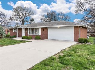 36 Saint Rose Dr, Collinsville, IL