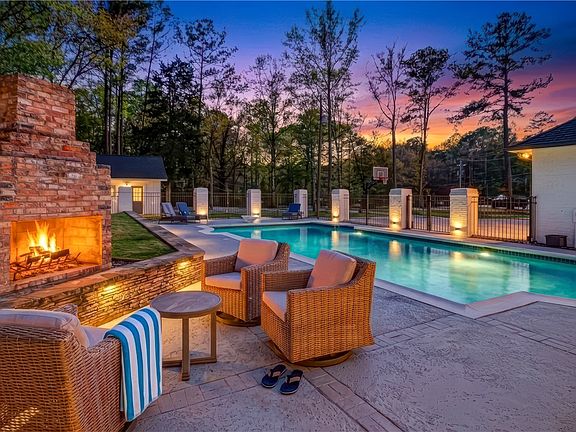 4th image of 2140 White Oak Ln