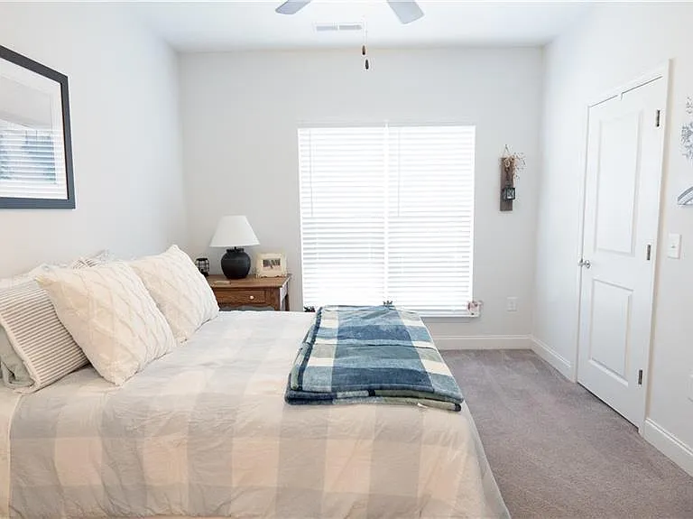 609 Riverside Dr — Photo 8