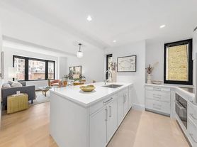 201 W 77th 8h New, New York, NY
