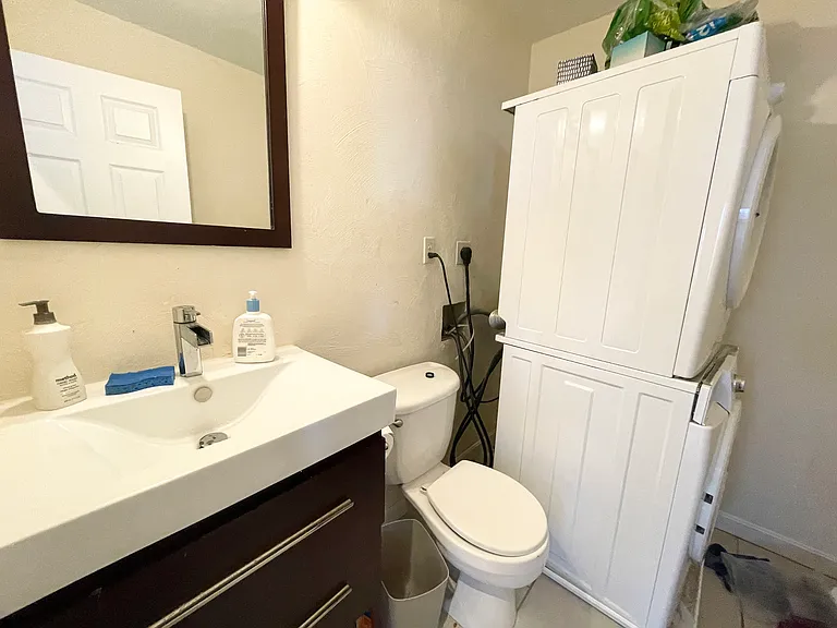 7 Iroquois St #2L — Photo 10